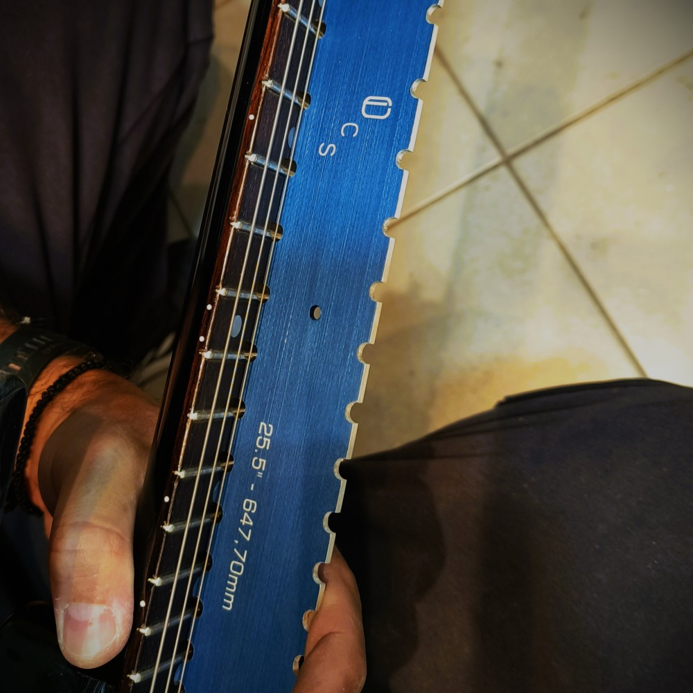 Custom scales / Ίσιος χάρακας ακριβείας με εγκοπές