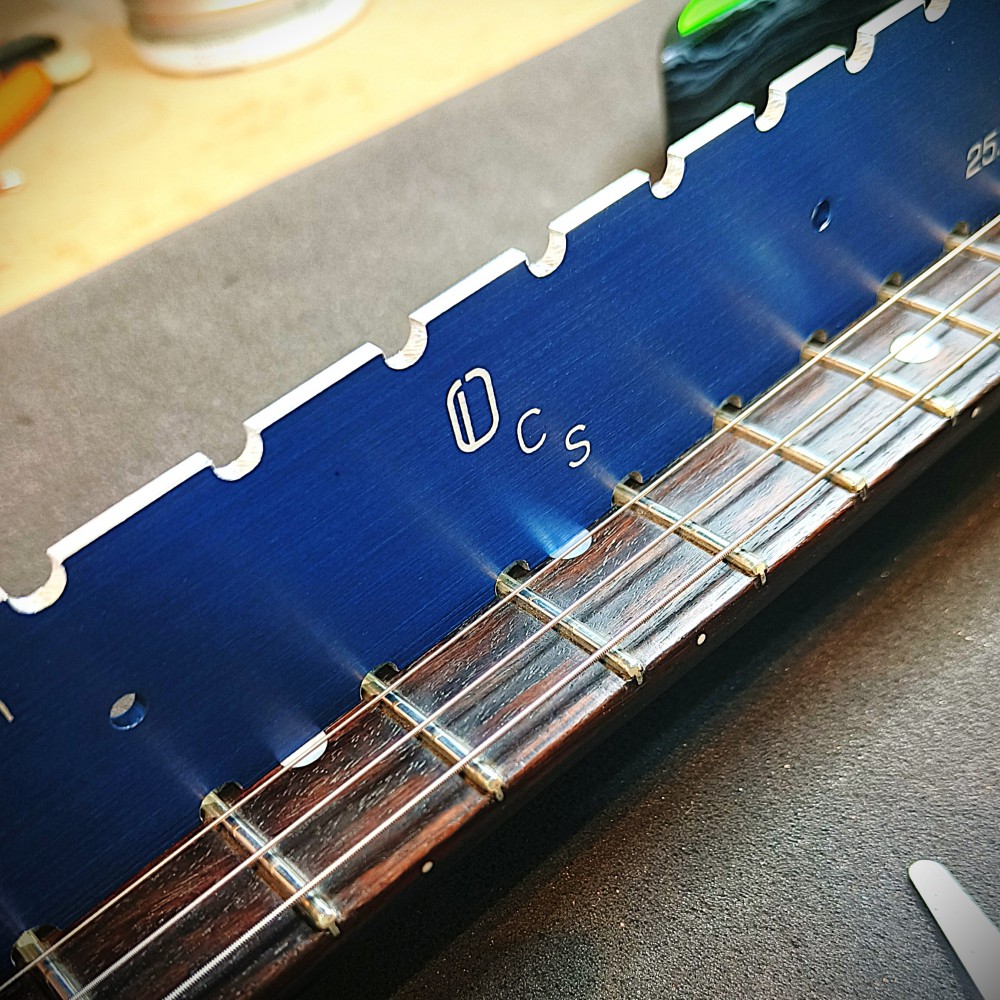 Custom scales / Ίσιος χάρακας ακριβείας με εγκοπές