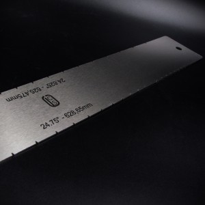 Πατρόν διπλής κλίμακας για κοπή υποδοχών τάστων